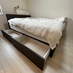 ダブルベットフレームの画像