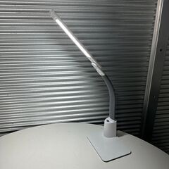 店頭引き渡し 中古 オーム電機 LEDデスクランプ 07-8316 動作確認済み ライトの画像