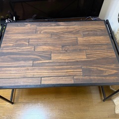 ダイニングテーブルの画像