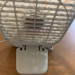 卓上扇風機 ホワイトの画像