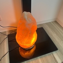 ヒマラヤ岩塩ランプ（約10kg）の画像