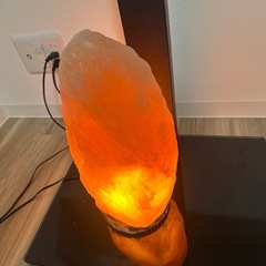 ヒマラヤ岩塩ランプ（約10kg）の画像