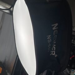 【定価4.8万】NEEWER 660 PRO II RGB LEDビデオライト 撮影用ライト スタンド付属 2パックセット+ソフトボックスの画像