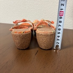 新品未使用/リボン付き サンダル 22.5 ACQUA CALDAの画像