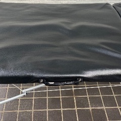 折り畳み簡易ベッドの画像