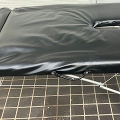 折り畳み簡易ベッドの画像