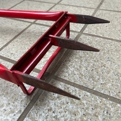 芝生　根切り　空気穴あけの画像