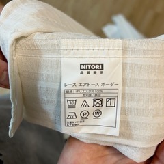 花柄アイボリーのカーテンセット（レース、レール付き）の画像