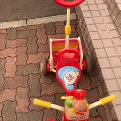 アンパンマン三輪車の画像