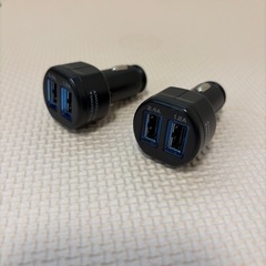 シガーソケット充電器2ポート　
ひとつの値段の画像