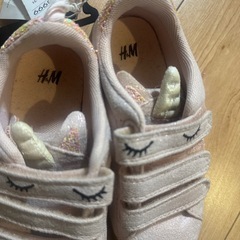 新品　H&M 光スニーカー　キッズの画像