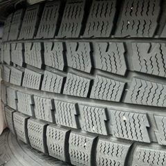 205/60R16 スタッドレス　ノア、ヴォクシー、プリウスαに☆の画像
