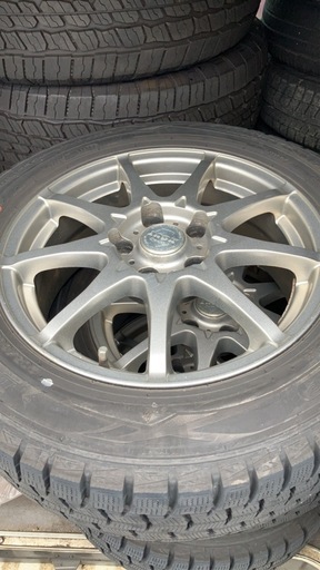 205/60R16 スタッドレス　ノア、ヴォクシー、プリウスαに☆