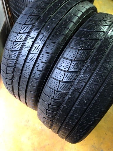 215/45R17 スタッドレスタイヤ2本取り付け無料