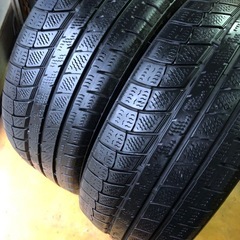 215/45R17 スタッドレスタイヤ2本取り付け無料の画像