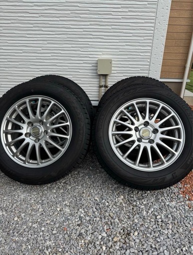 バリ溝スタッドレスタイヤホイール付き　205/60R16 VRX2