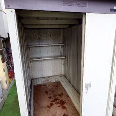 物置　引き取り限定　大型　カギありの画像
