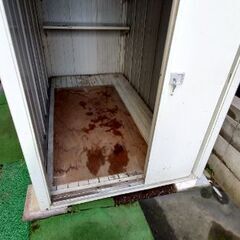物置　引き取り限定　大型　カギありの画像