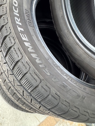 スタッドレスタイヤ4本　235/50R 18