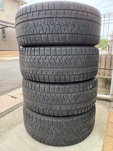 スタッドレスタイヤ4本　235/50R 18