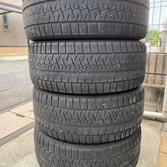 スタッドレスタイヤ4本　235/50R 18の画像
