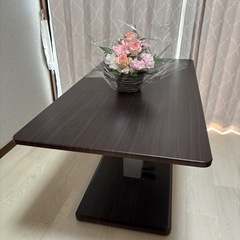 昇降テーブルの画像