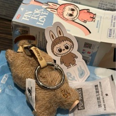 (相談中)ラブブ　labubu  イニシャル　& 新品未使用の画像