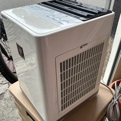 SHARP　プラズマクラスター加湿イオン発生機 IG-BK100-Wの画像