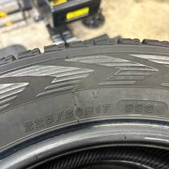 (お取り引き中です)無料です　2020年製　225/60R17 ヨコハマ　アイスガード  スタッドレスの画像