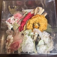 高級コサージュ1つ¥100の画像