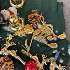 クリスマス　オーナメント大量の画像