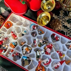クリスマス　オーナメント大量の画像
