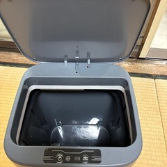 美品　自動開閉　ゴミ箱の画像