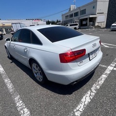 アウディA6の画像