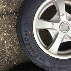 195/65R15　冬用スタッドレスタイヤ　アルミホイール４本セット　マルチPCD　３０．５０プリウス　旧型ノア等にどうぞ。の画像