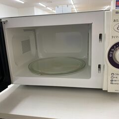 【ｼﾞｬﾝｸﾞﾙｼﾞｬﾝｸﾞﾙ金沢店】電子レンジ シャープ RE-T1-W6 2010年製 ※動作チェック済の画像