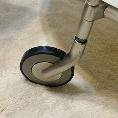 サイドテーブル　IKEA　STRINDの画像