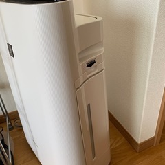 SHARP加湿空気清浄機KC-H50
の画像