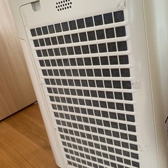 SHARP加湿空気清浄機KC-H50
の画像