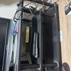 テレビとテレビ台の画像
