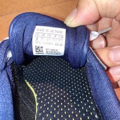 adidas スニーカーの画像