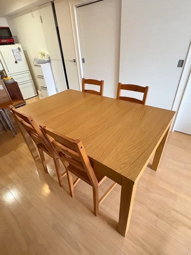 IKEA 伸長式テーブル BJURSTA