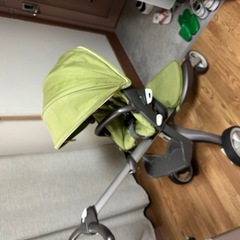 STOKKE　ベビーカーの画像