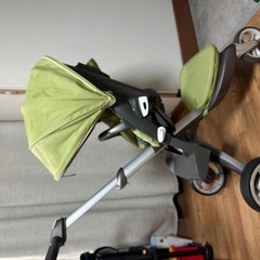 STOKKE　ベビーカーの画像
