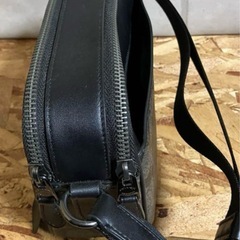COACHメンズショルダーバッグの画像