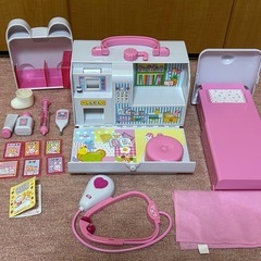 メルちゃん 救急車、自動販売機、ドレス、ワンピースセットの画像