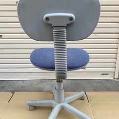 イス　キャスター付きの画像