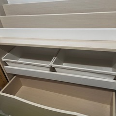 絵本棚の画像