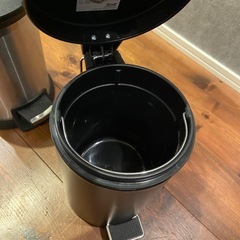 ペダル式ミニゴミ箱の画像