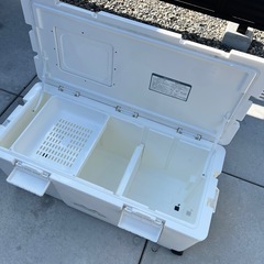ベースランド　クーラーボックス72ℓの画像